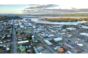 1032 S 4th St, Coos Bay, OR 97420 - Photo 3