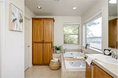 16393 SW Kessler Ln, Portland, OR 97224 - Photo 31