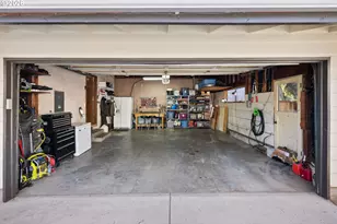 7360 SE Imperial Ct, Milwaukie, OR 97222 - Photo 33