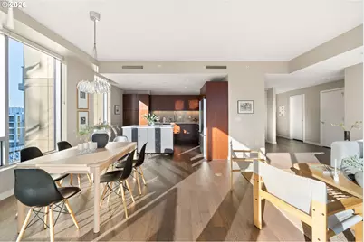 836 S Curry St #1304, Portland, OR 97239 - Photo 9