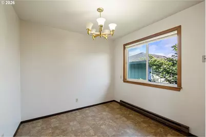 903 Madrona Ave, Tillamook, OR 97141 - Photo 17