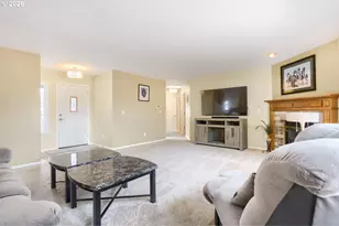 437 SW Chapman Ave, Troutdale, OR 97060 - Photo 9