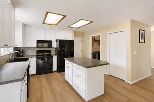 437 SW Chapman Ave, Troutdale, OR 97060 - Photo 13