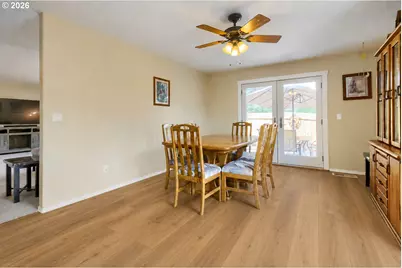 437 SW Chapman Ave, Troutdale, OR 97060 - Photo 11