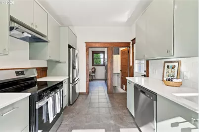 6372 NE Cleveland Ave, Portland, OR 97211 - Photo 15