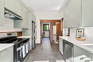 6372 NE Cleveland Ave, Portland, OR 97211 - Photo 15