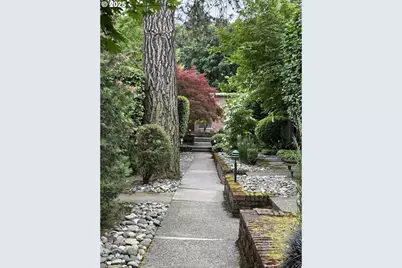 908 SW Gaines St #31, Portland, OR 97239 - Photo 21