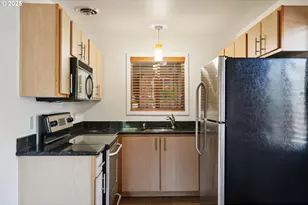 908 SW Gaines St, Portland, OR 97239 - Photo 11