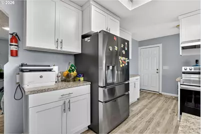 4274 5th St, Hubbard, OR 97032 - Photo 7