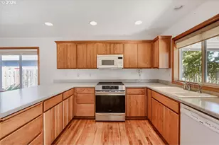 19380 Hazel Grove Dr, Oregon City, OR 97045 - Photo 11