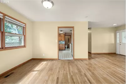 12975 SW Davies Rd, Beaverton, OR 97008 - Photo 15