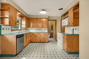 12975 SW Davies Rd, Beaverton, OR 97008 - Photo 19