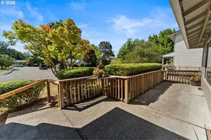 270 NE 20th Pl, Hillsboro, OR 97124 - Photo 43