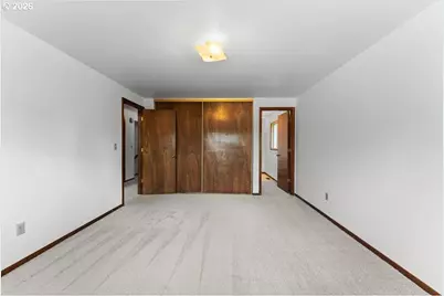 270 NE 20th Pl, Hillsboro, OR 97124 - Photo 27