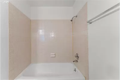 270 NE 20th Pl, Hillsboro, OR 97124 - Photo 23