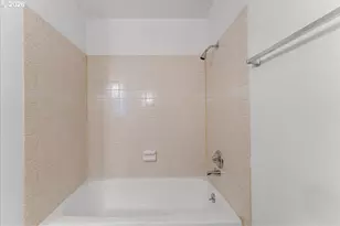 270 NE 20th Pl, Hillsboro, OR 97124 - Photo 23