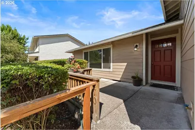 270 NE 20th Pl, Hillsboro, OR 97124 - Photo 5