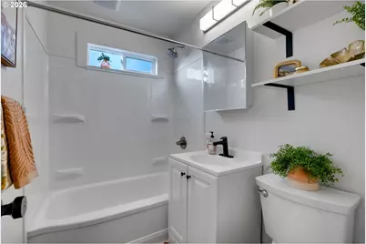 1215 NE 79th Ave, Portland, OR 97213 - Photo 21