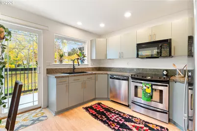 6700 N Pittsburg Ave, Portland, OR 97203 - Photo 9