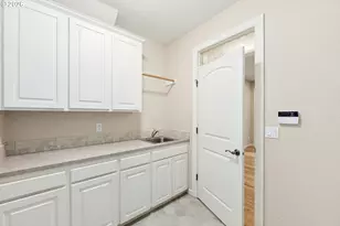 10523 SE Charlotte Dr, Happy Valley, OR 97086 - Photo 39