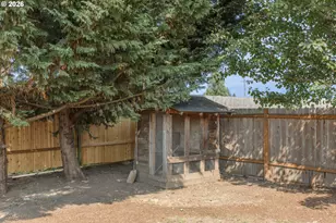 2545 Elysium Ave, Eugene, OR 97401 - Photo 29