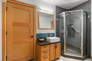 1307 Columbia St, Hood River, OR 97031 - Photo 33
