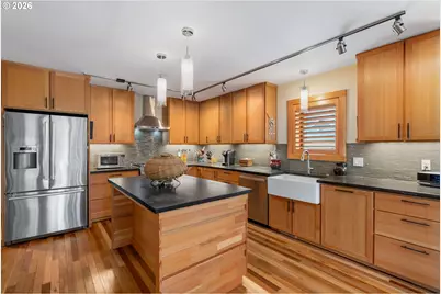 1307 Columbia St, Hood River, OR 97031 - Photo 7