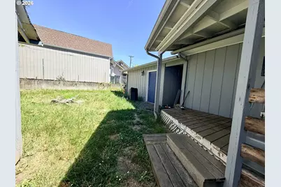 1688 NW Eden St, Roseburg, OR 97470 - Photo 13