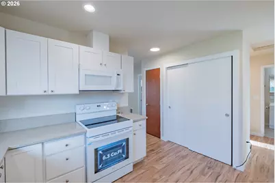 3392 Sunnyview Rd NE, Salem, OR 97301 - Photo 39