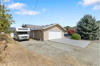 143 Briggs Dr, Myrtle Creek, OR 97457 - Photo 3