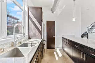 4644 S Kelly Ave, Portland, OR 97239 - Photo 9