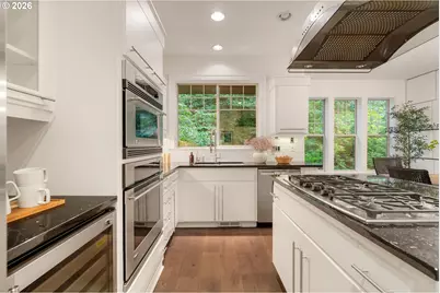 5079 W Sunset Dr, Lake Oswego, OR 97035 - Photo 11