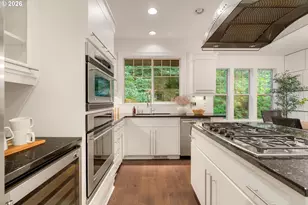 5079 W Sunset Dr, Lake Oswego, OR 97035 - Photo 11