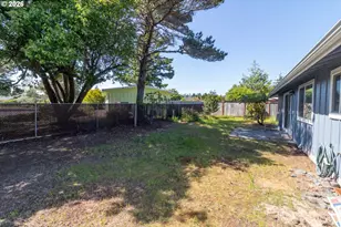 1715 W Park Dr, Florence, OR 97439 - Photo 29