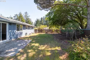 1715 W Park Dr, Florence, OR 97439 - Photo 31