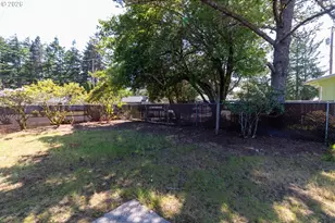 1715 W Park Dr, Florence, OR 97439 - Photo 27