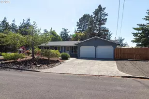 1715 W Park Dr, Florence, OR 97439 - Photo 5