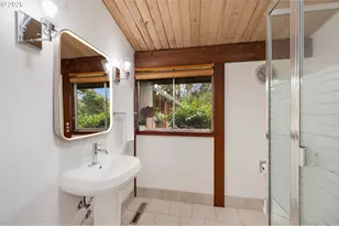9324 NE Levee Rd, Portland, OR 97211 - Photo 29