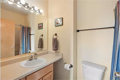 668 SW Dillan Dr, Beaverton, OR 97006 - Photo 21