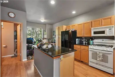 668 SW Dillan Dr, Beaverton, OR 97006 - Photo 15