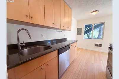 1300 NE 68th Ave, Portland, OR 97213 - Photo 9