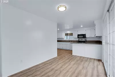 20320 SE Walgren Rd, Damascus, OR 97089 - Photo 9