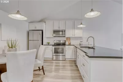 5150 S Landing Dr #302B2, Portland, OR 97239 - Photo 11