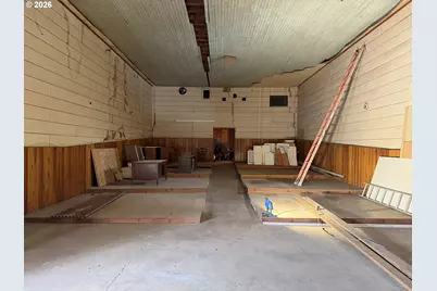 187 W Oregon Ave, Creswell, OR 97426 - Photo 7