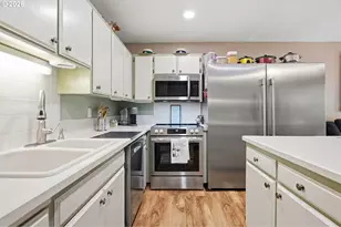 490 N Hayden Island Dr, Portland, OR 97217 - Photo 9