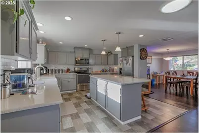 6708 14th Ave NE, Keizer, OR 97303 - Photo 13