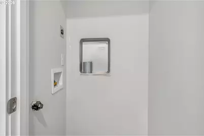 9269 E Burnside St, Portland, OR 97216 - Photo 21