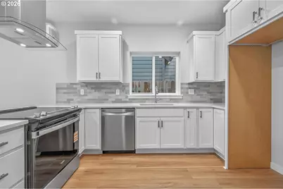 9269 E Burnside St, Portland, OR 97216 - Photo 5