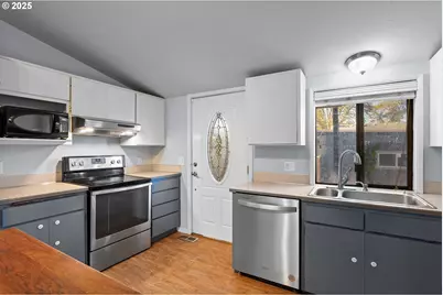 1021 Deal St, Junction City, OR 97448 - Photo 17