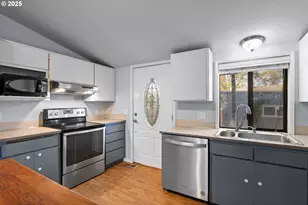 1021 Deal St, Junction City, OR 97448 - Photo 17